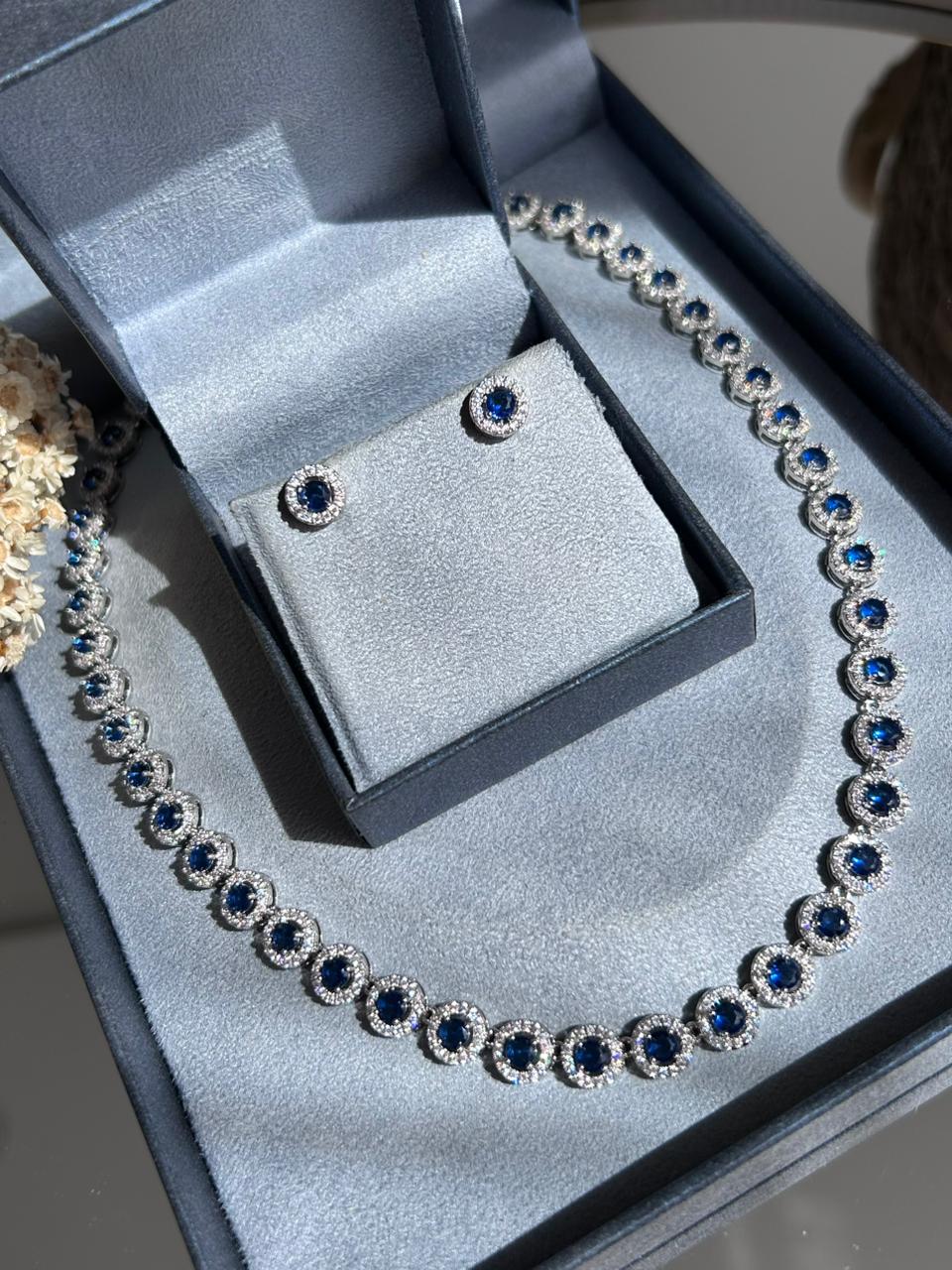 Conjunto Brinco e Colar Riviera Pedras Redondas Azul Safira