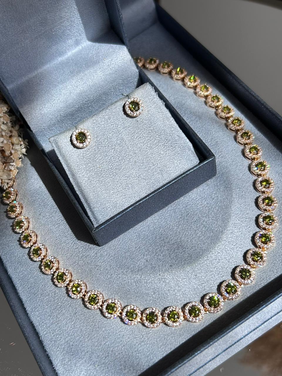 Conjunto Brinco e Colar Riviera Pedras Redondas Verde Peridoto Dourado