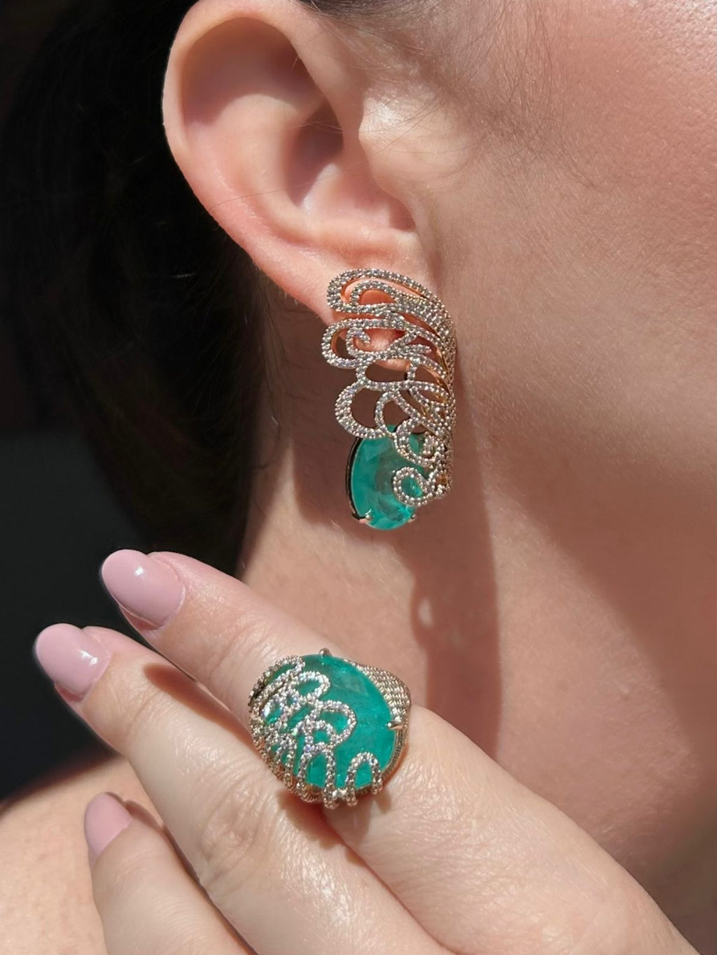 Conjunto Brinco e Anel Asa Turmalina Dourado