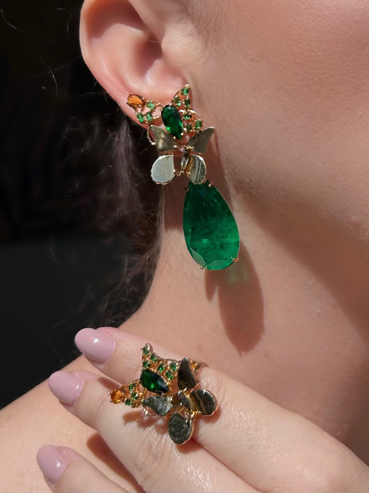 Conjunto Brinco e Anel Borboleta e Gota Verde Esmeralda