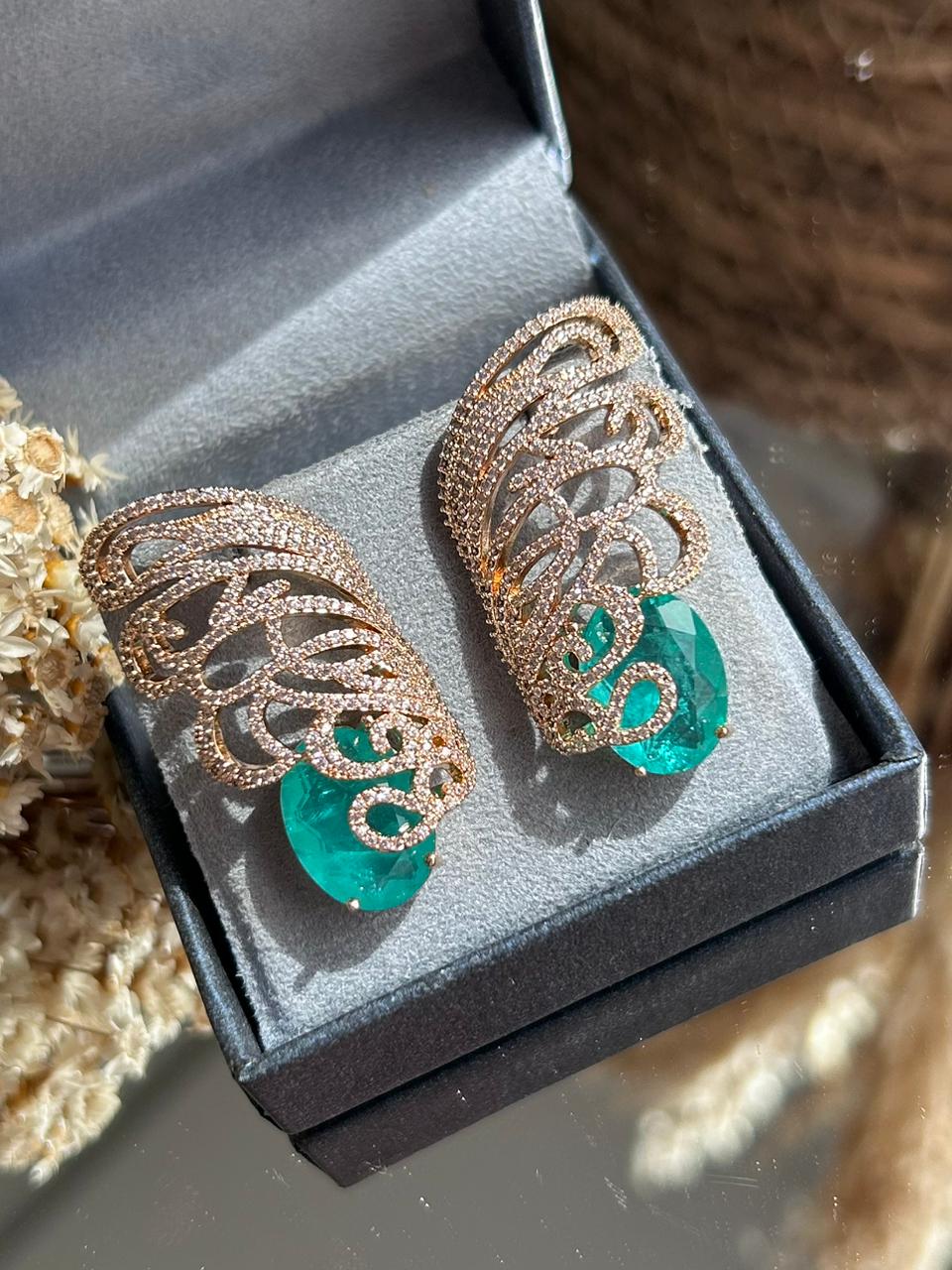 Conjunto Brinco e Anel Asa Turmalina Dourado