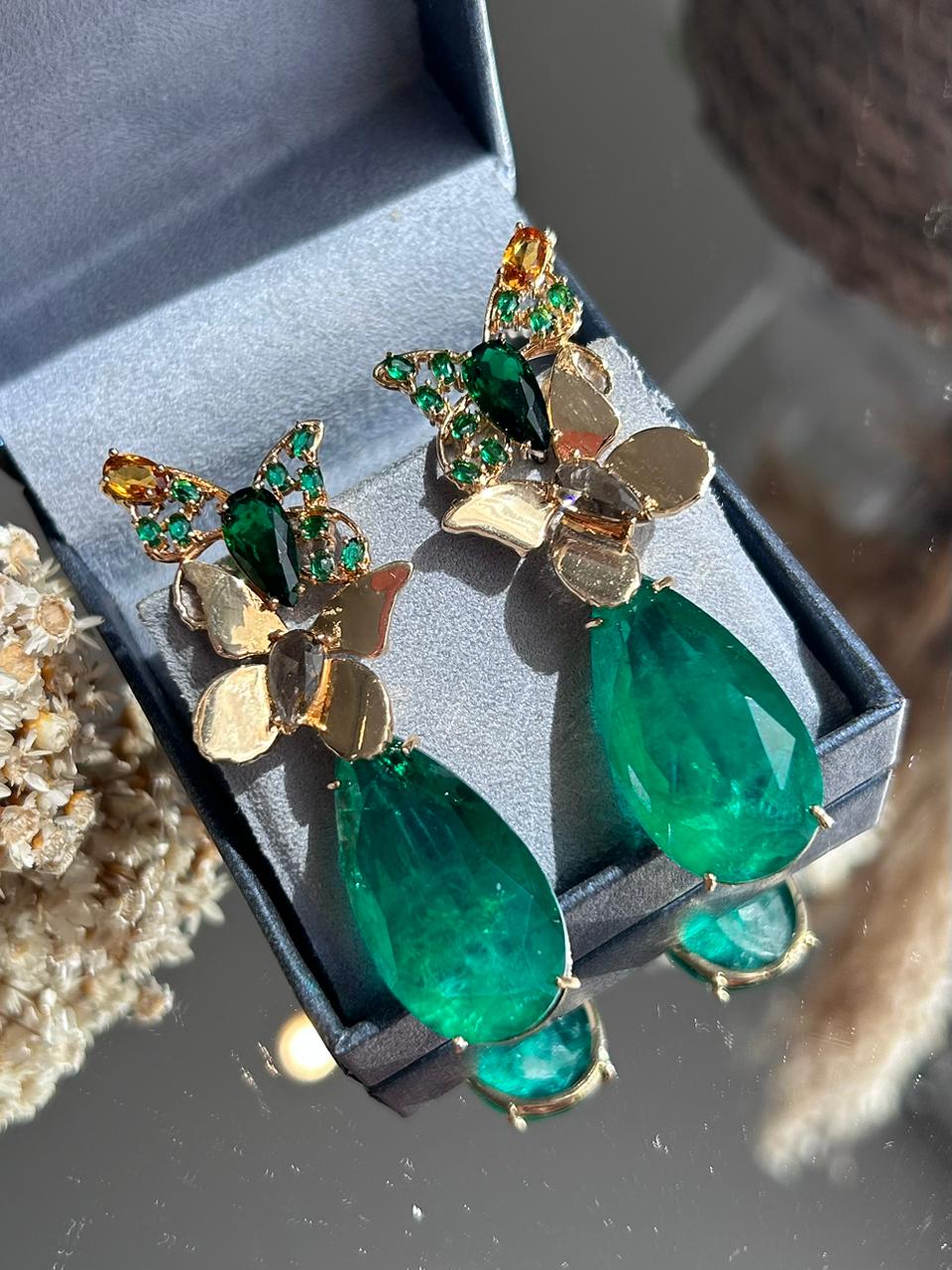 Conjunto Brinco e Anel Borboleta e Gota Verde Esmeralda