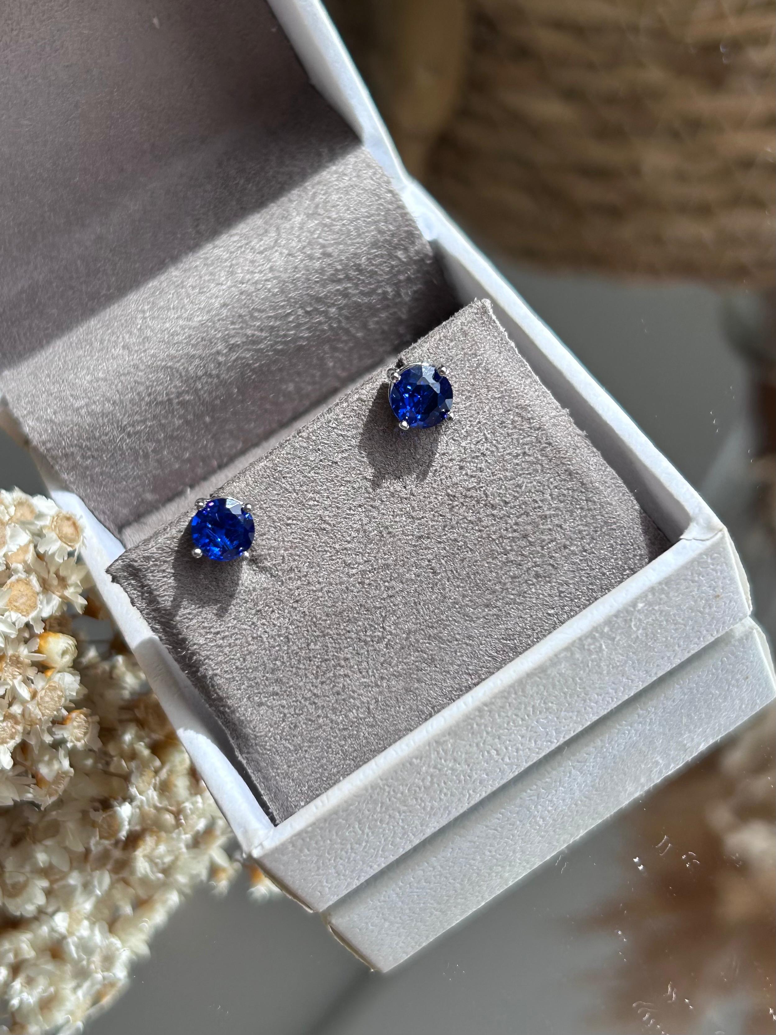 Brinco Solitário Azul Safira