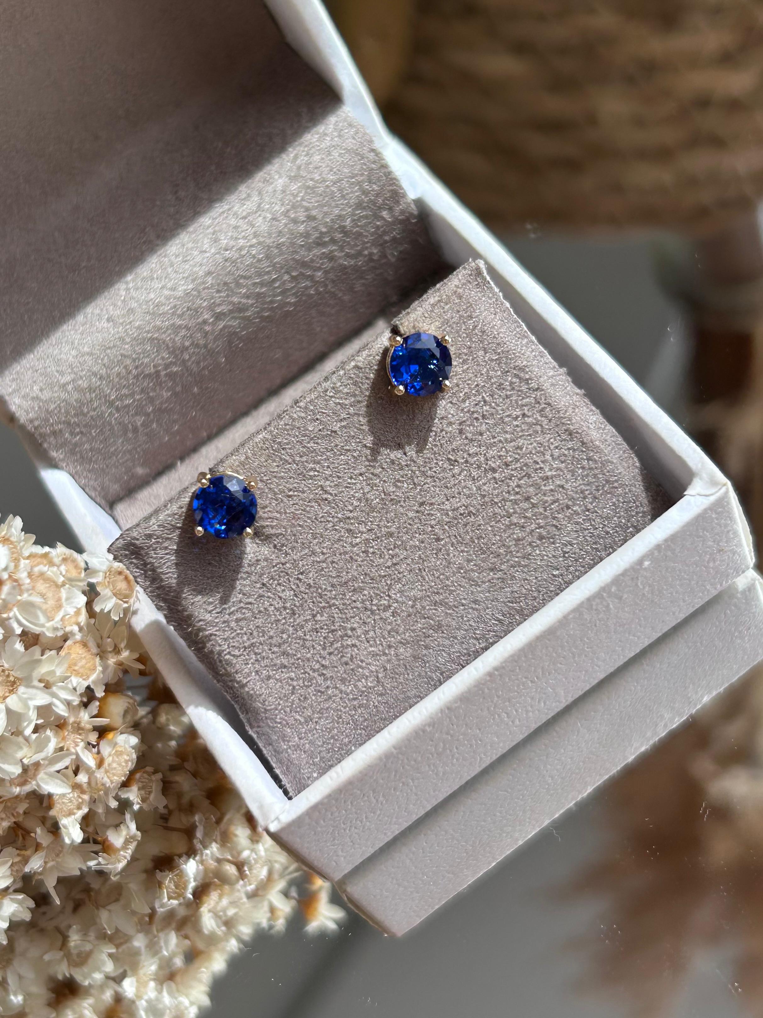 Brinco Solitário Azul Safira Dourado