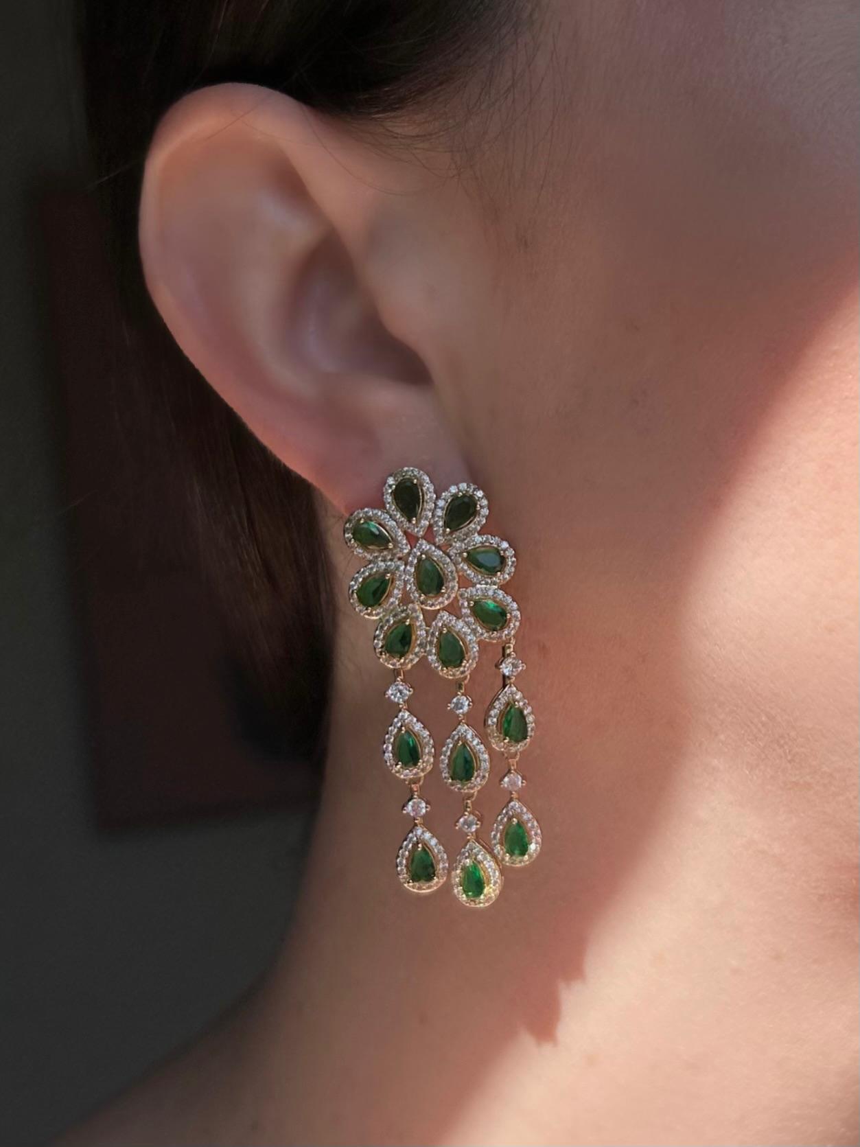 Brinco Elisa Verde Esmeralda Dourado