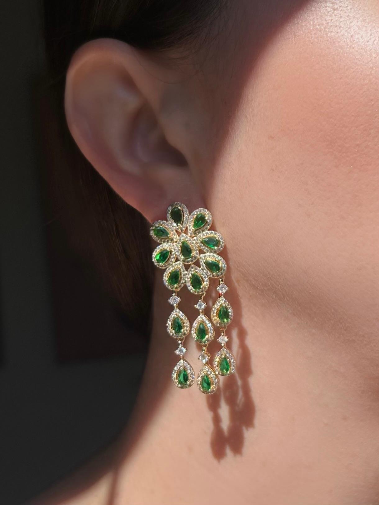 Brinco Elisa Verde Esmeralda Dourado