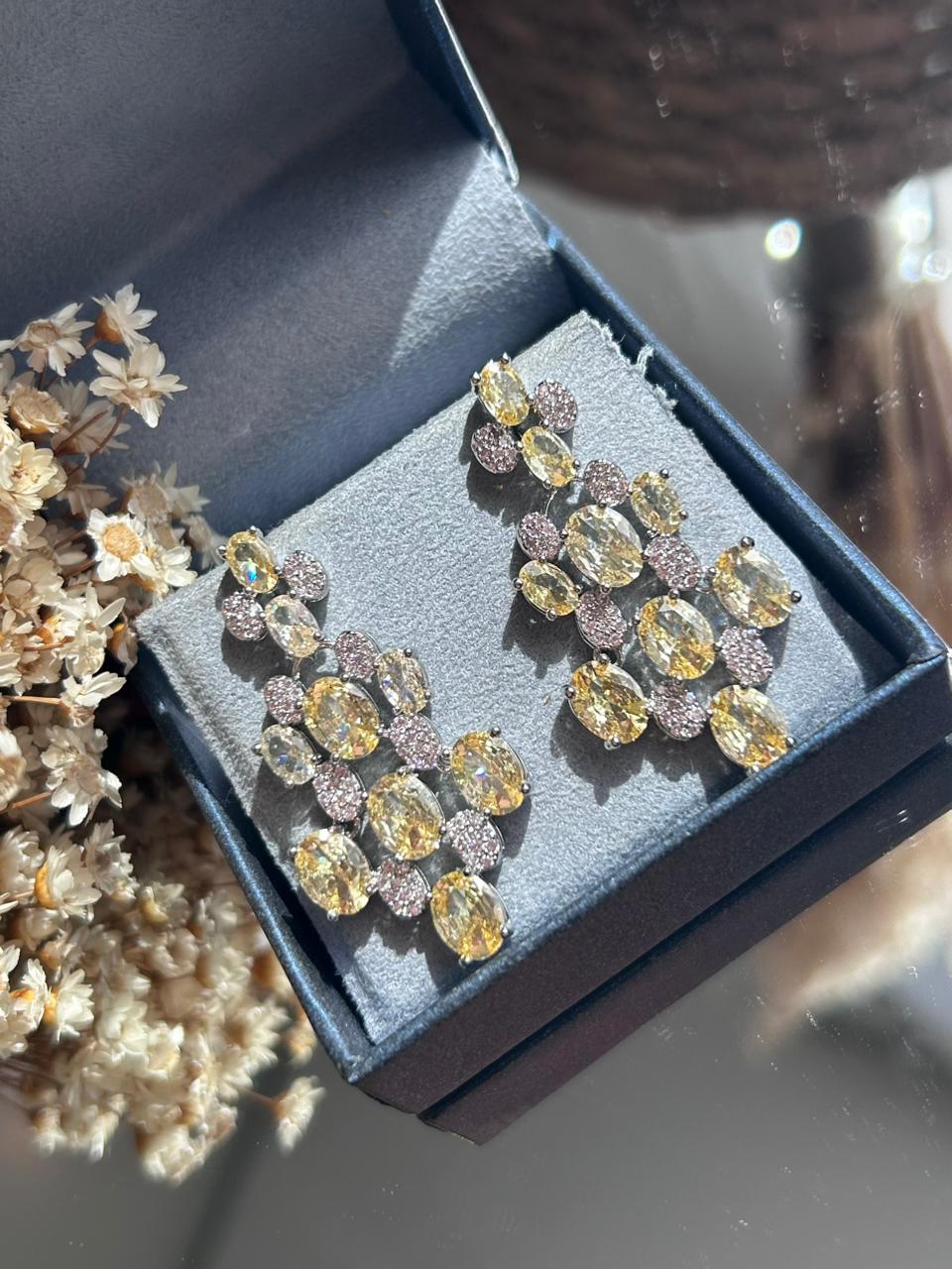 Brinco Romena Fancy Yellow