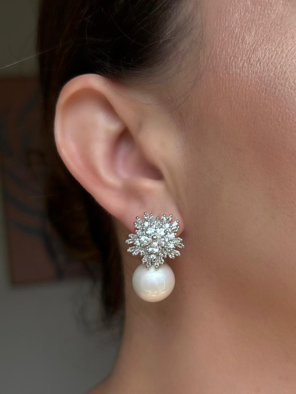 Brinco Flor Baguetes e Pérola