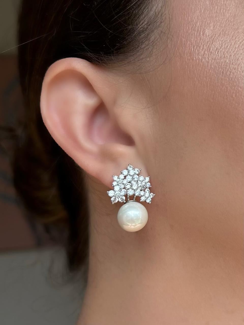 Brinco Micro Flores e Pérola