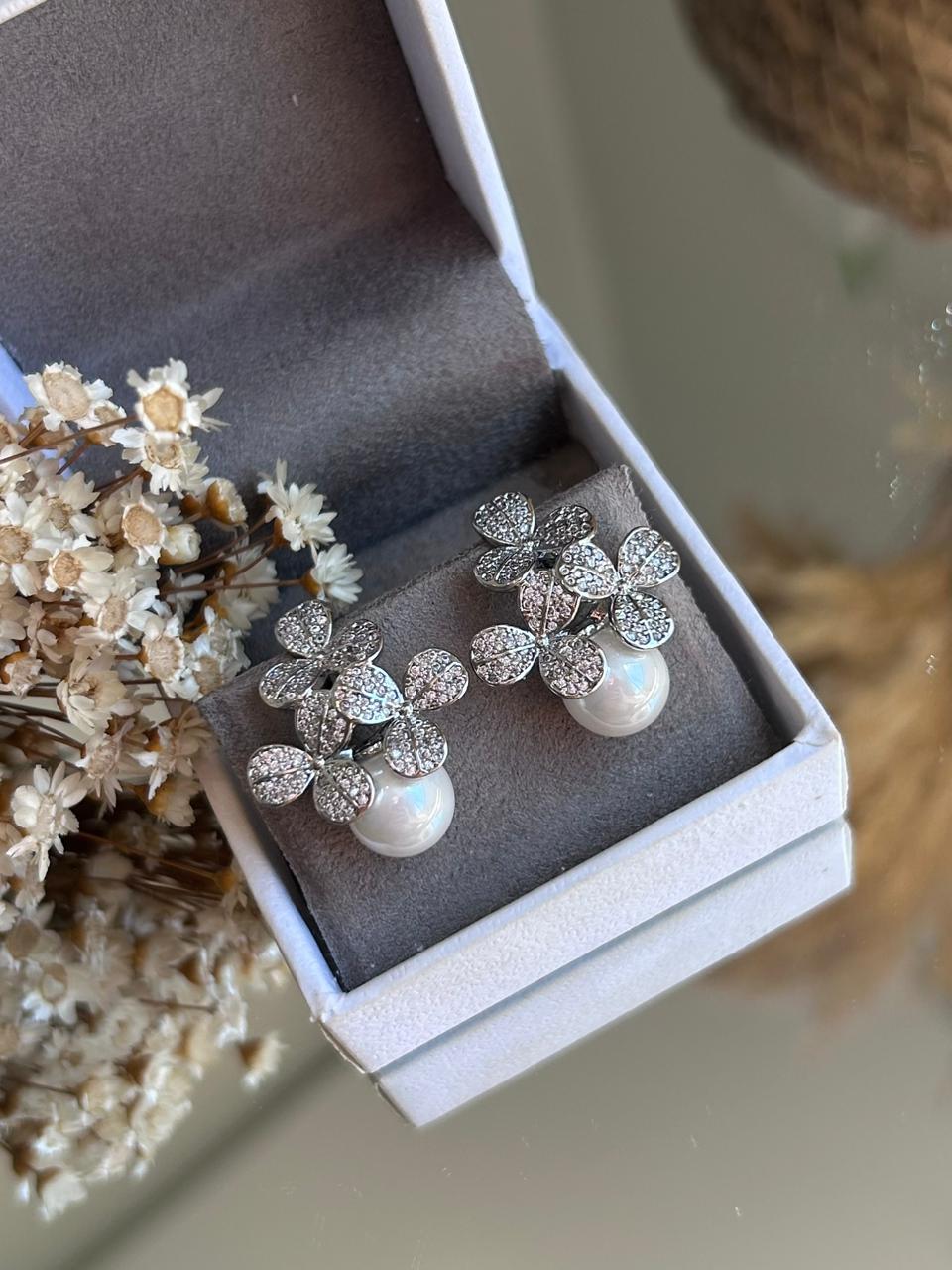 Brinco 3 Flores e Pérola