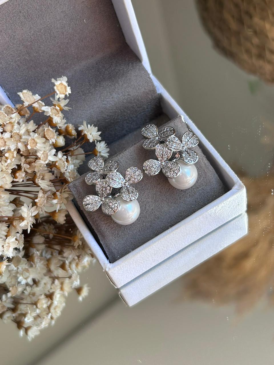 Brinco 3 Flores e Pérola