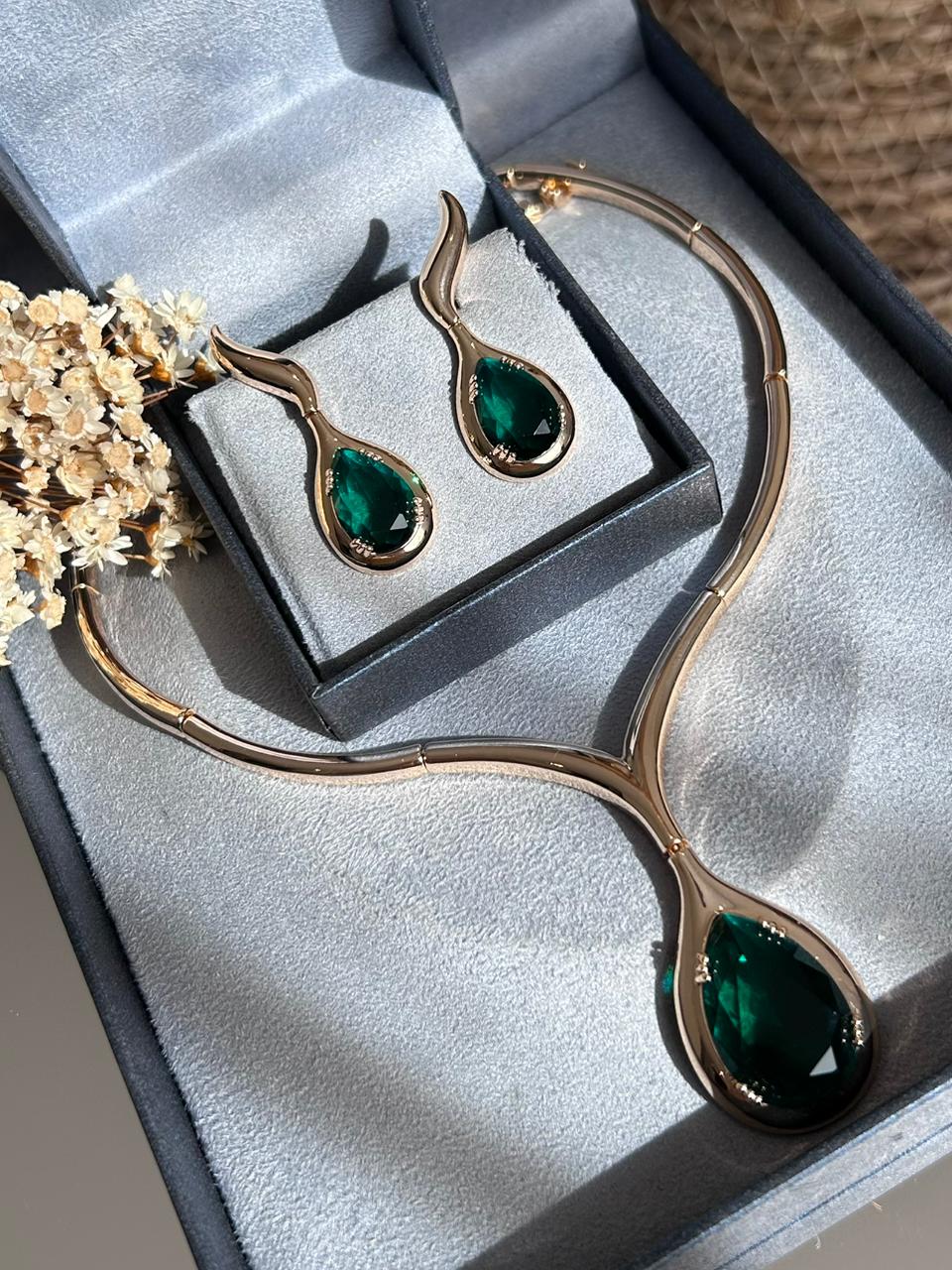 Conjunto Brinco e Colar Gota Verde Esmeralda