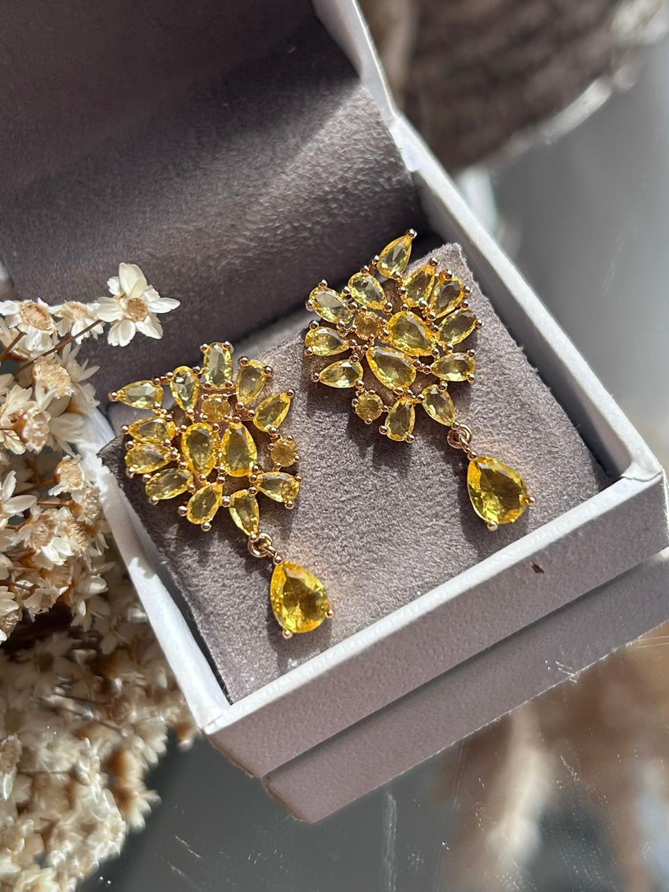 Brinco Érica Fancy Yellow Dourado