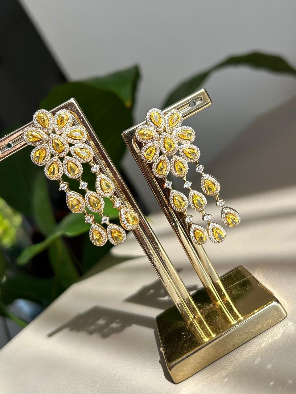 Brinco Elisa Verde Esmeralda Dourado