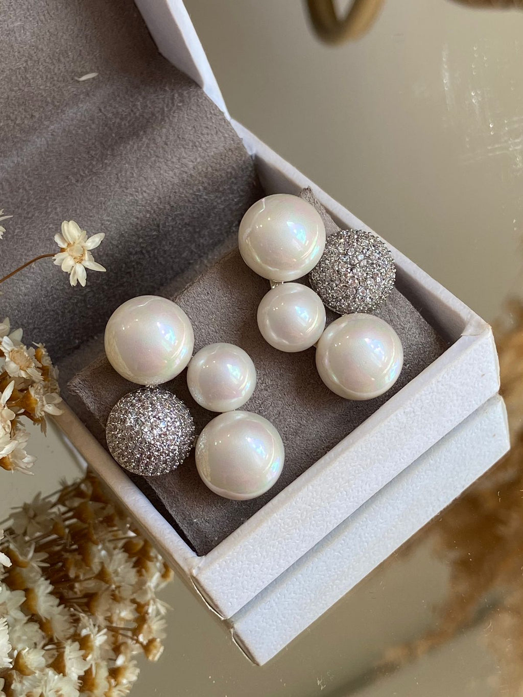 Brinco Pérola e Esfera Cravejada