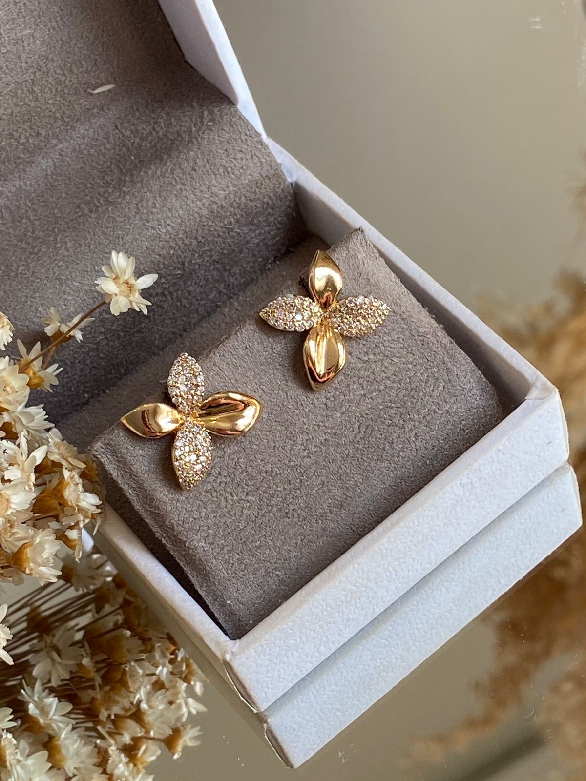 Brinco Lírio P Dourado