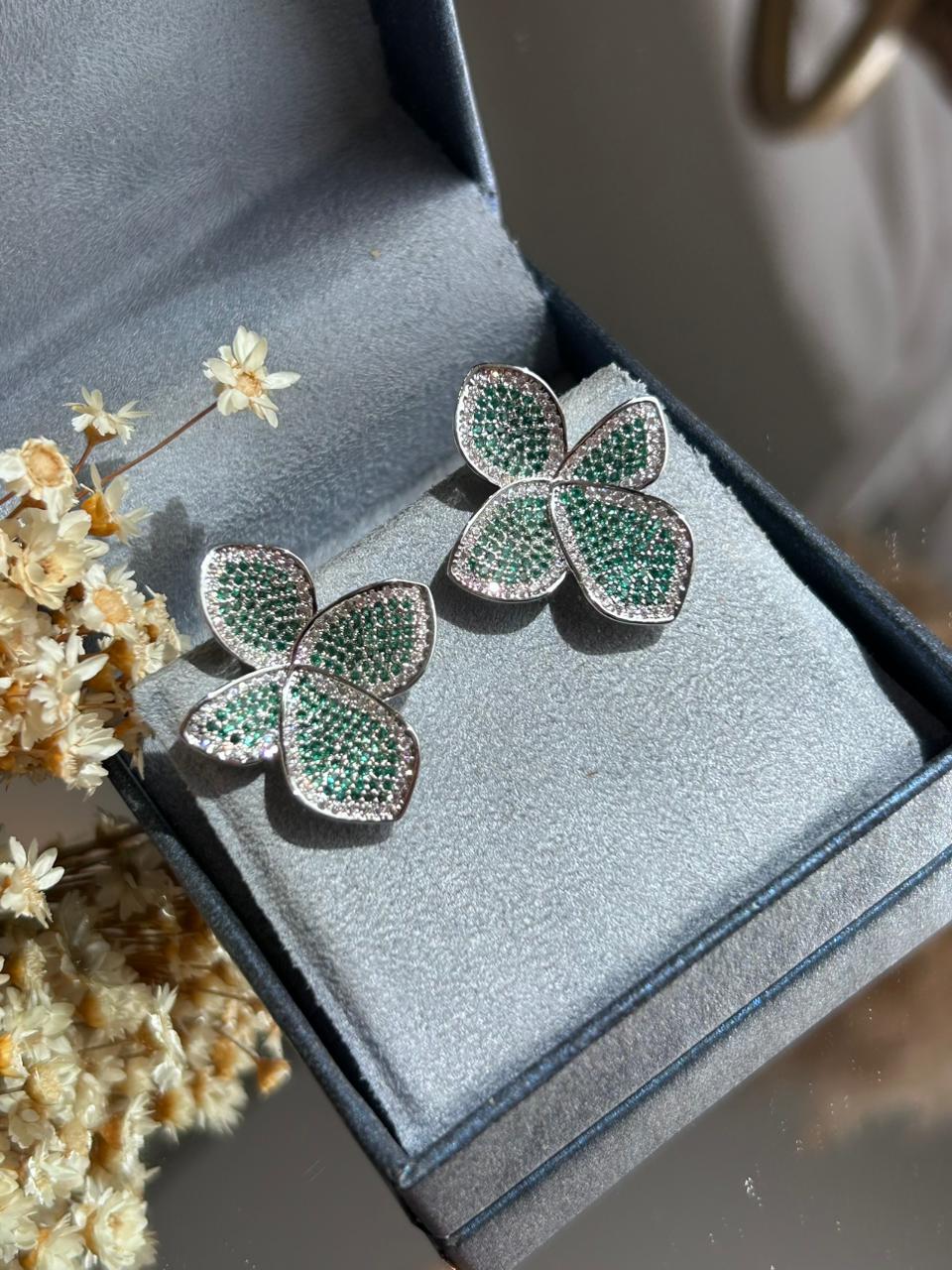 Brinco Lírio Verde Esmeralda