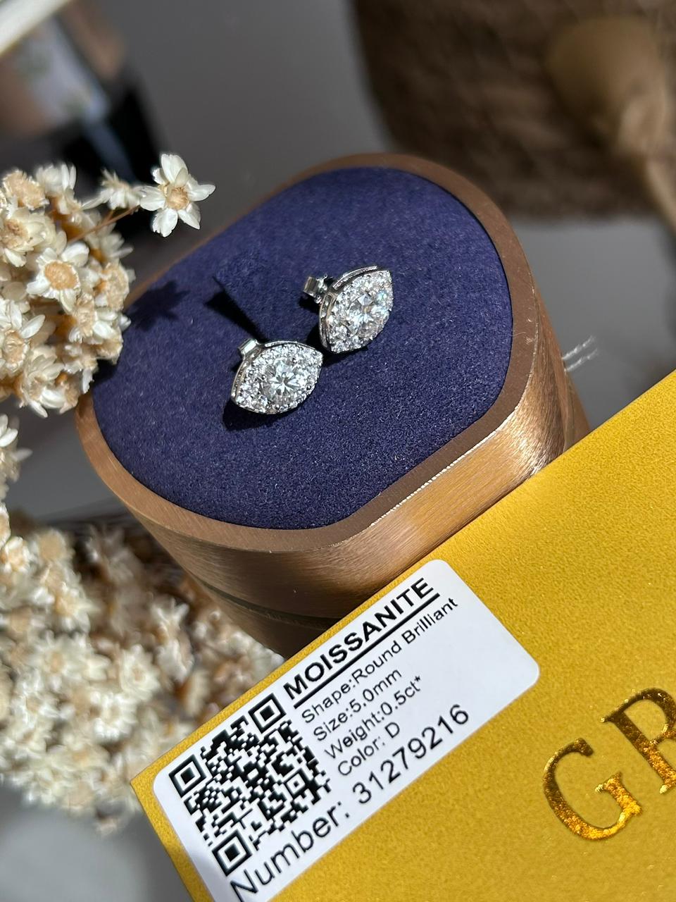 Brinco Navete Moissanite 5mm 0,5ct