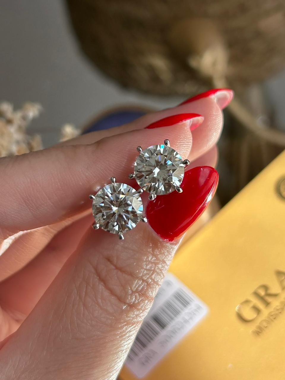 Brinco Solitário 10mm 8.0ct