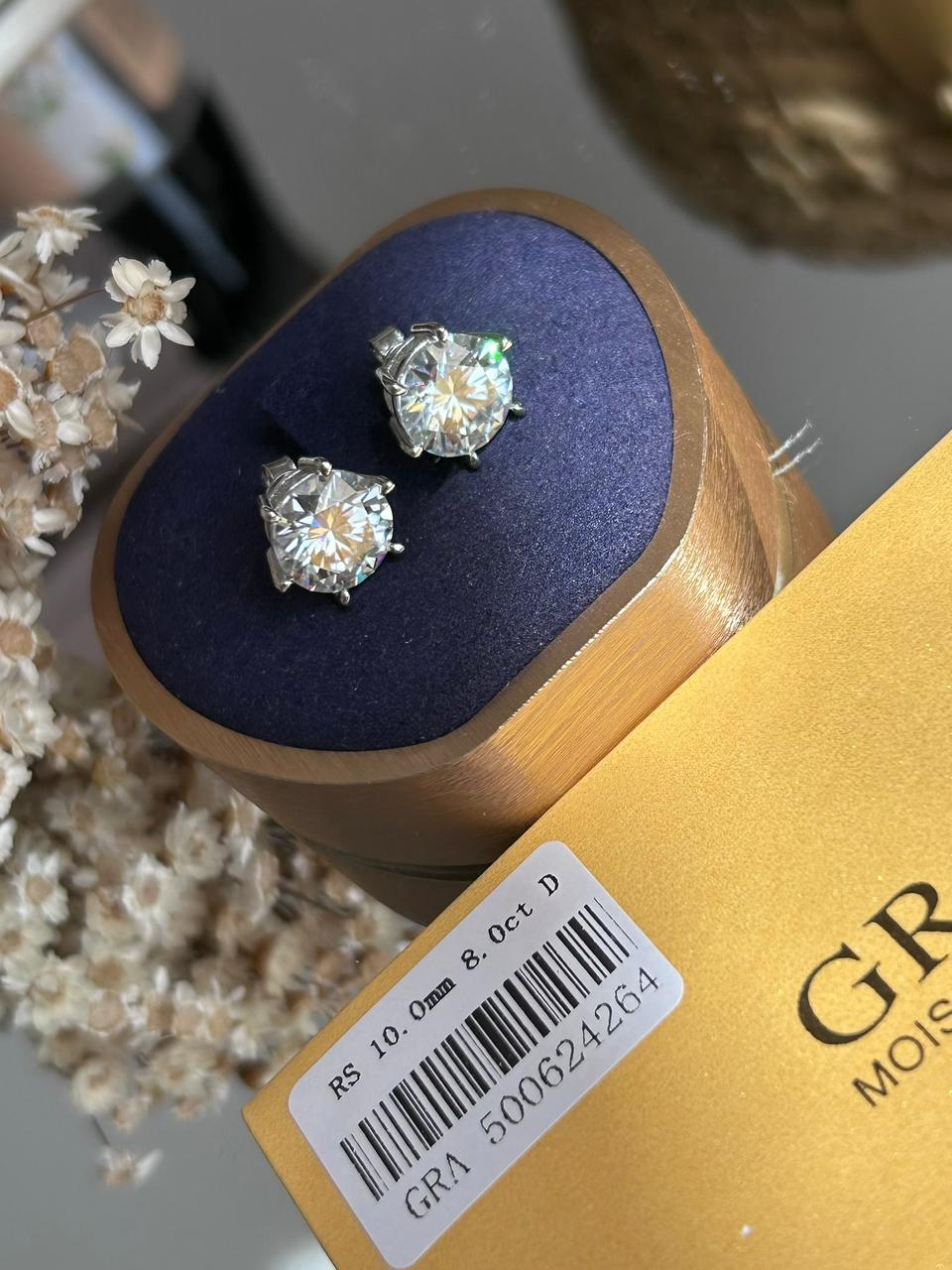 Brinco Solitário 10mm 8.0ct