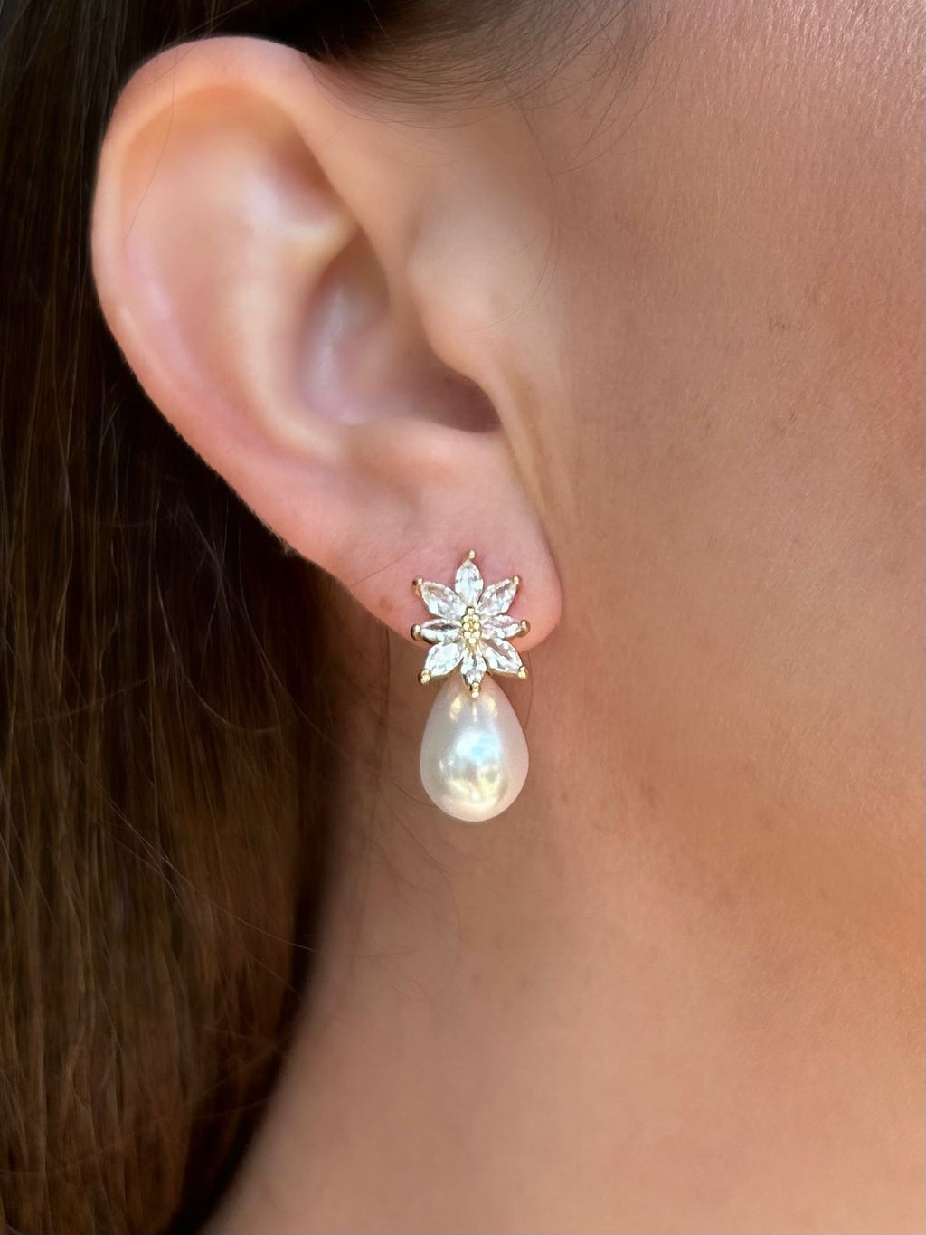 Brinco Flor Navetes Com Pérola