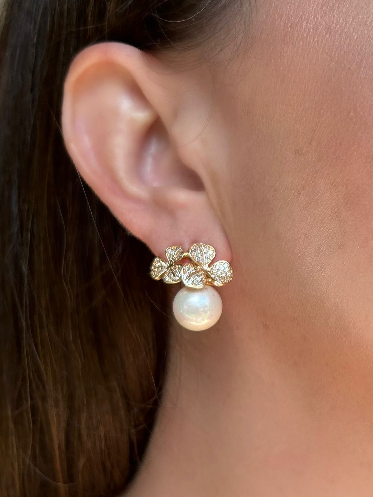 Brinco 2 Flores e Pérola Dourado