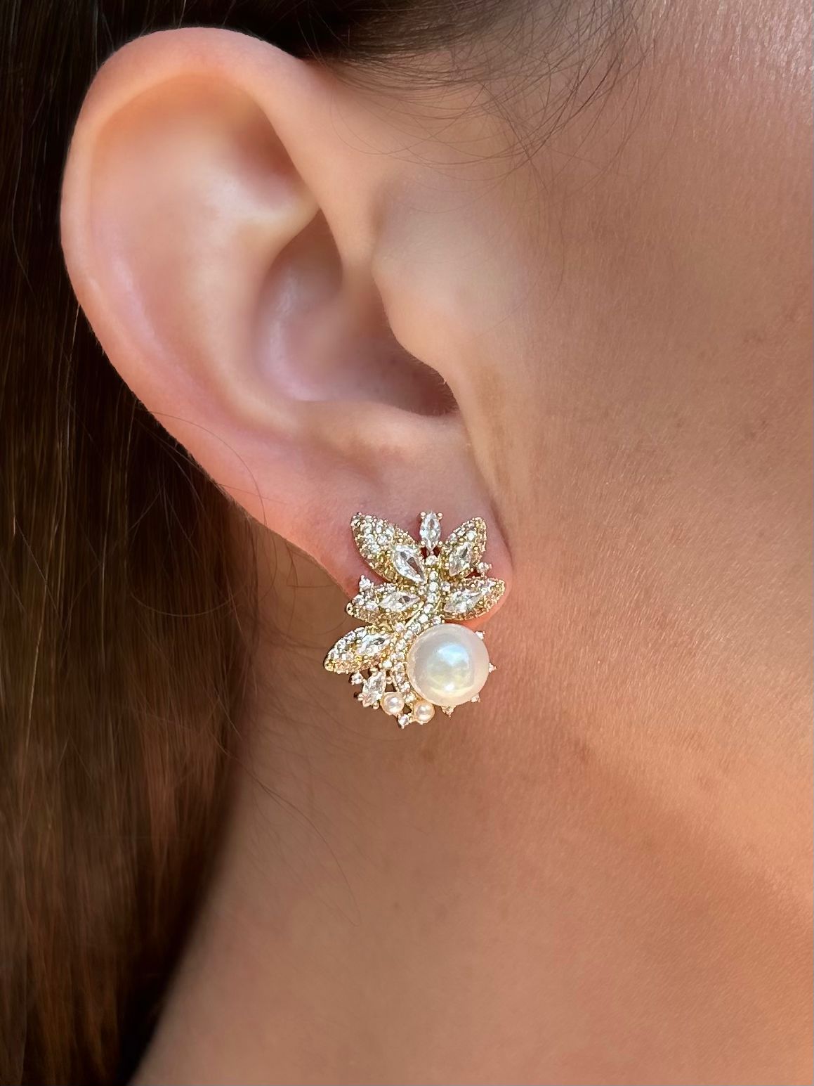 Brinco Detalhes Pérola Dourado