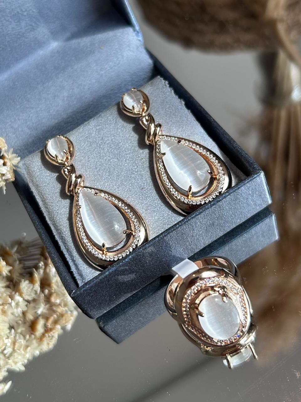 Conjunto Gota Pedra Olho de Gato