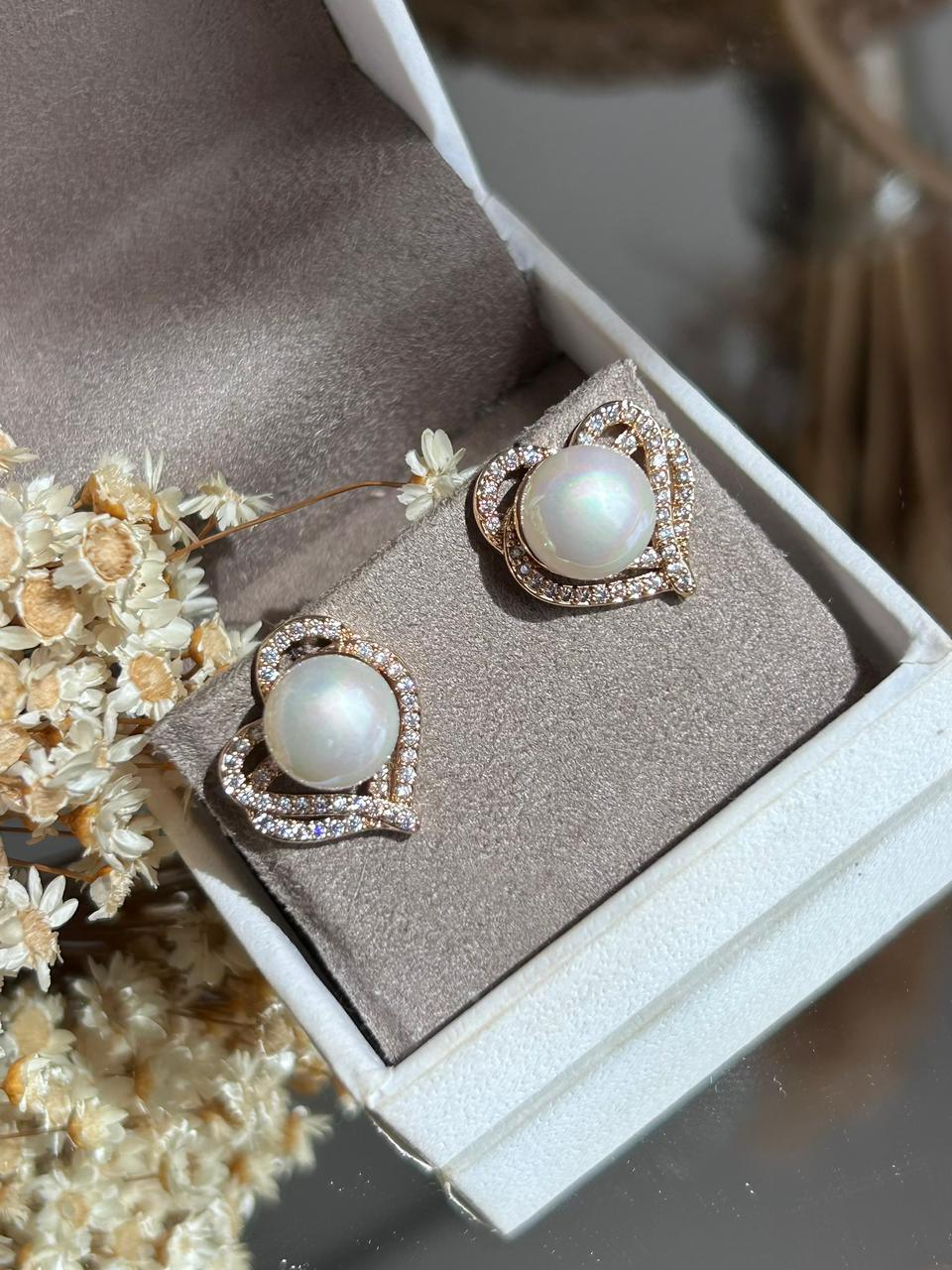 Brinco Coração Pérola Dourado