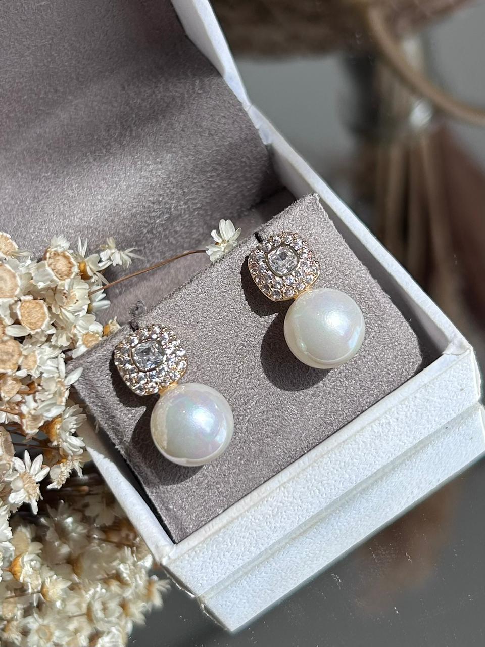 Brinco Square Pérola Dourado