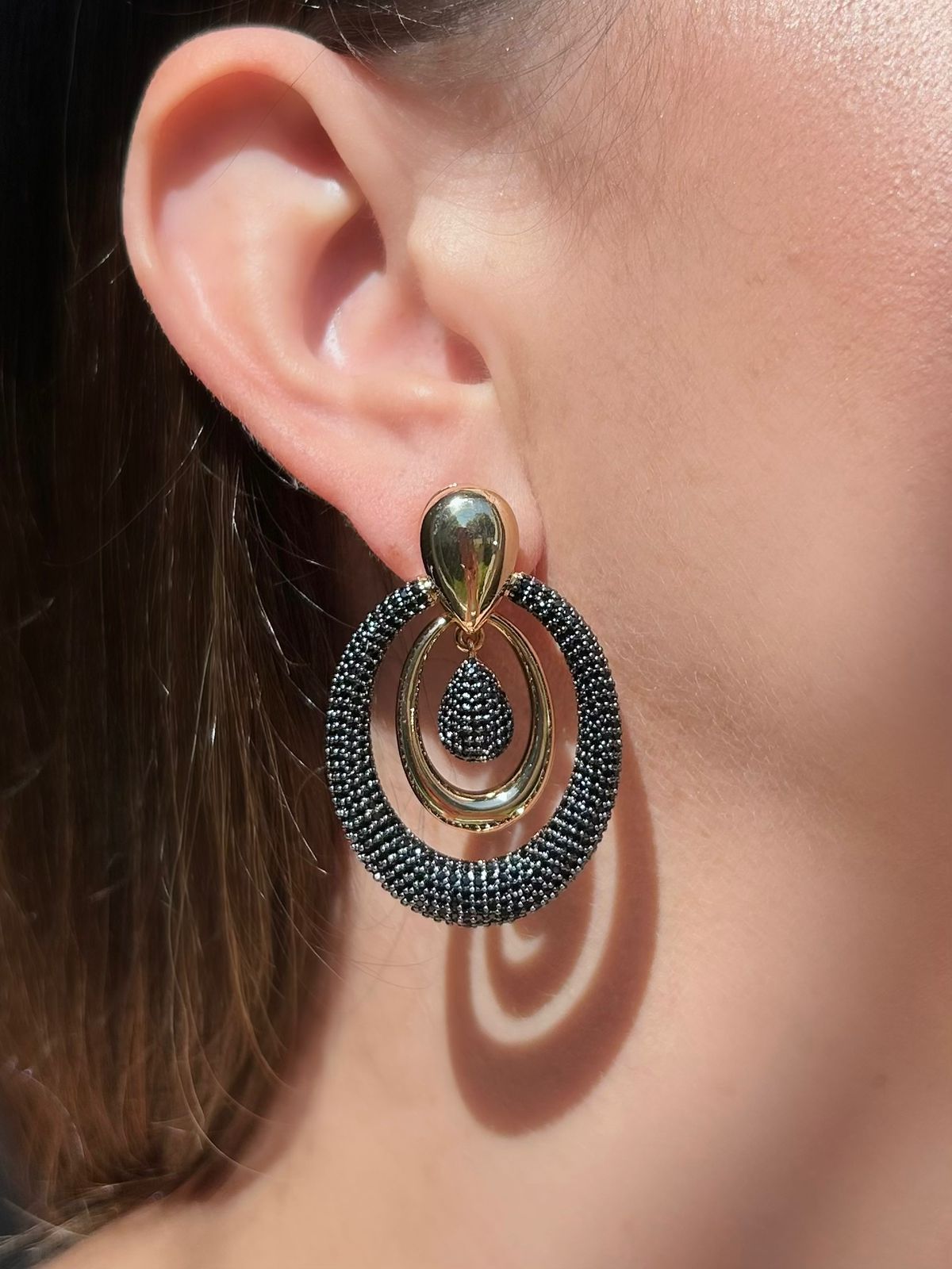 Brinco Elos Ovais Negro