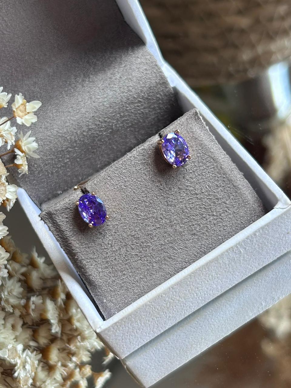 Brinco Solitário Oval Ametista Dourado P