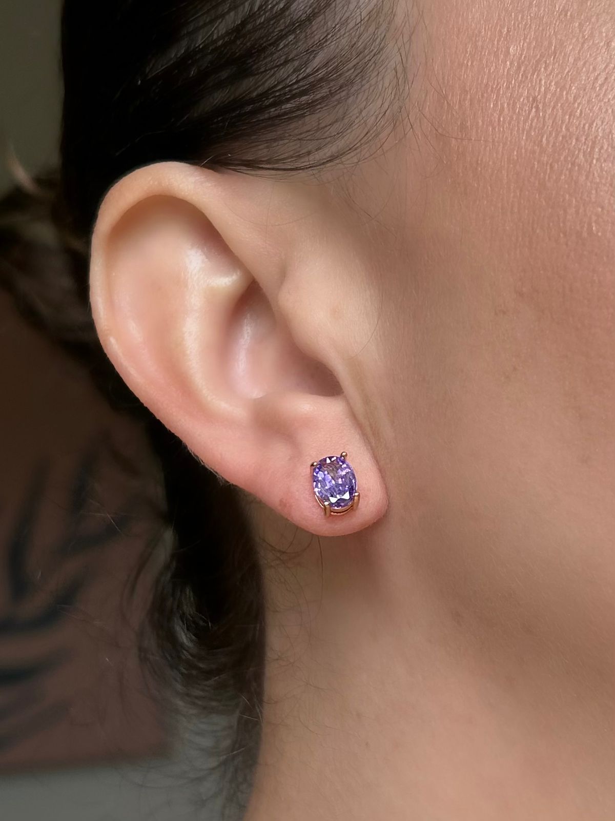 Brinco Solitário Oval Ametista Dourado P