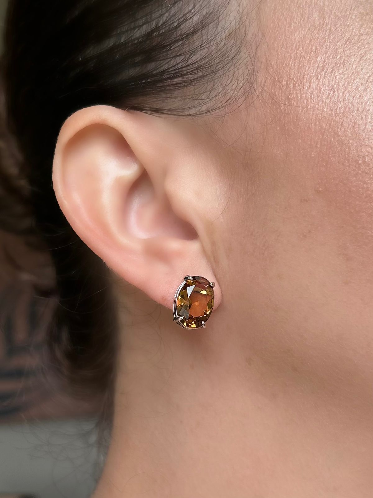 Brinco Solitário Oval Marrom Café G