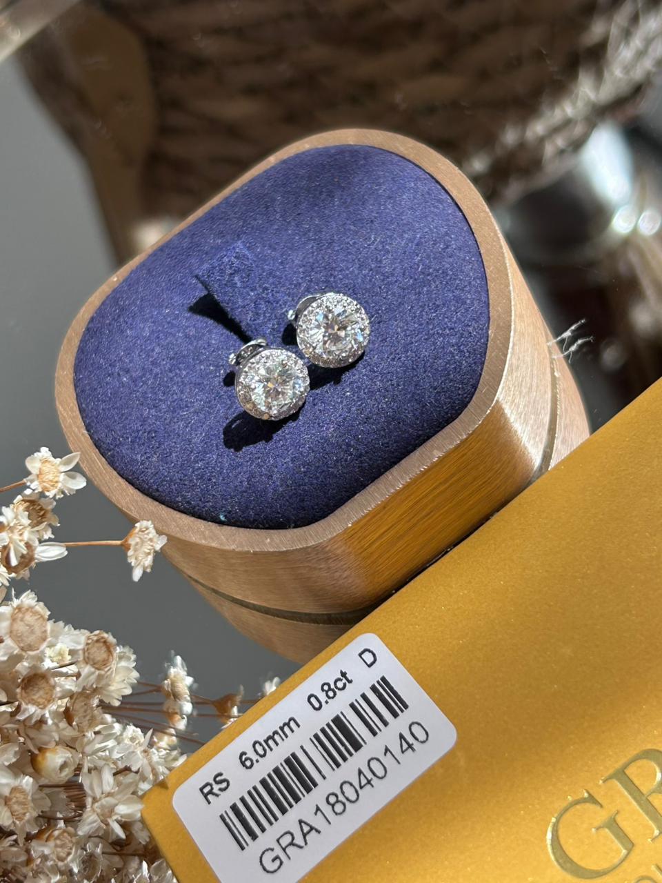 Brinco Solitário 6mm 0,8ct Moissanite