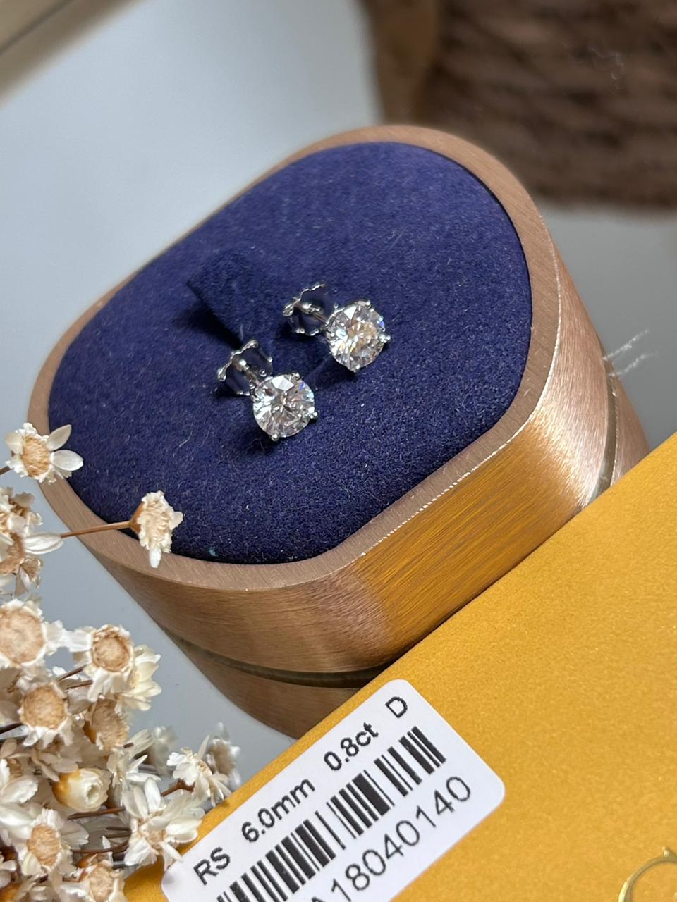 Brinco Solitário 6mm 0,8ct Moissanite