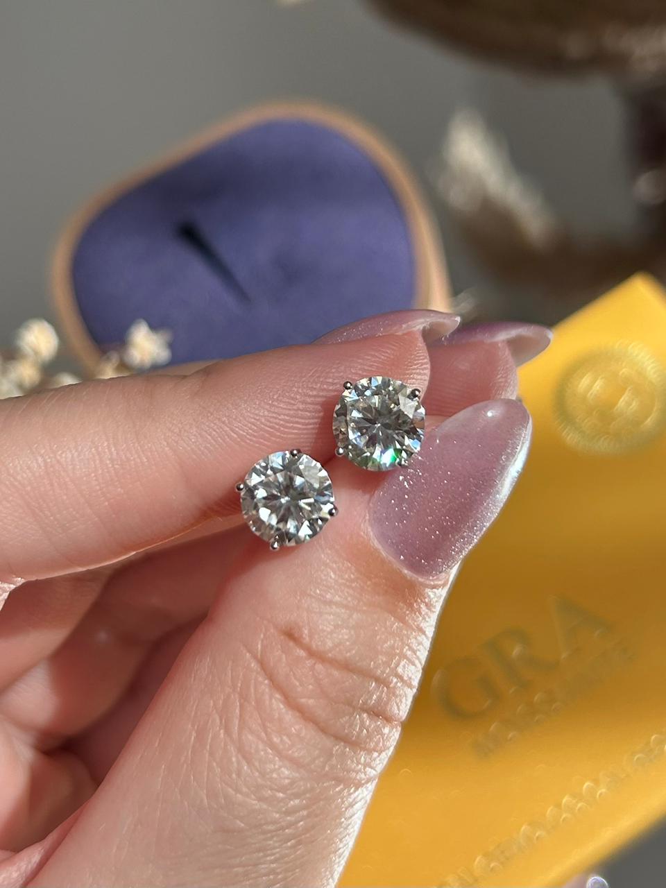 Brinco Solitário 8mm 2,0ct Moissanite