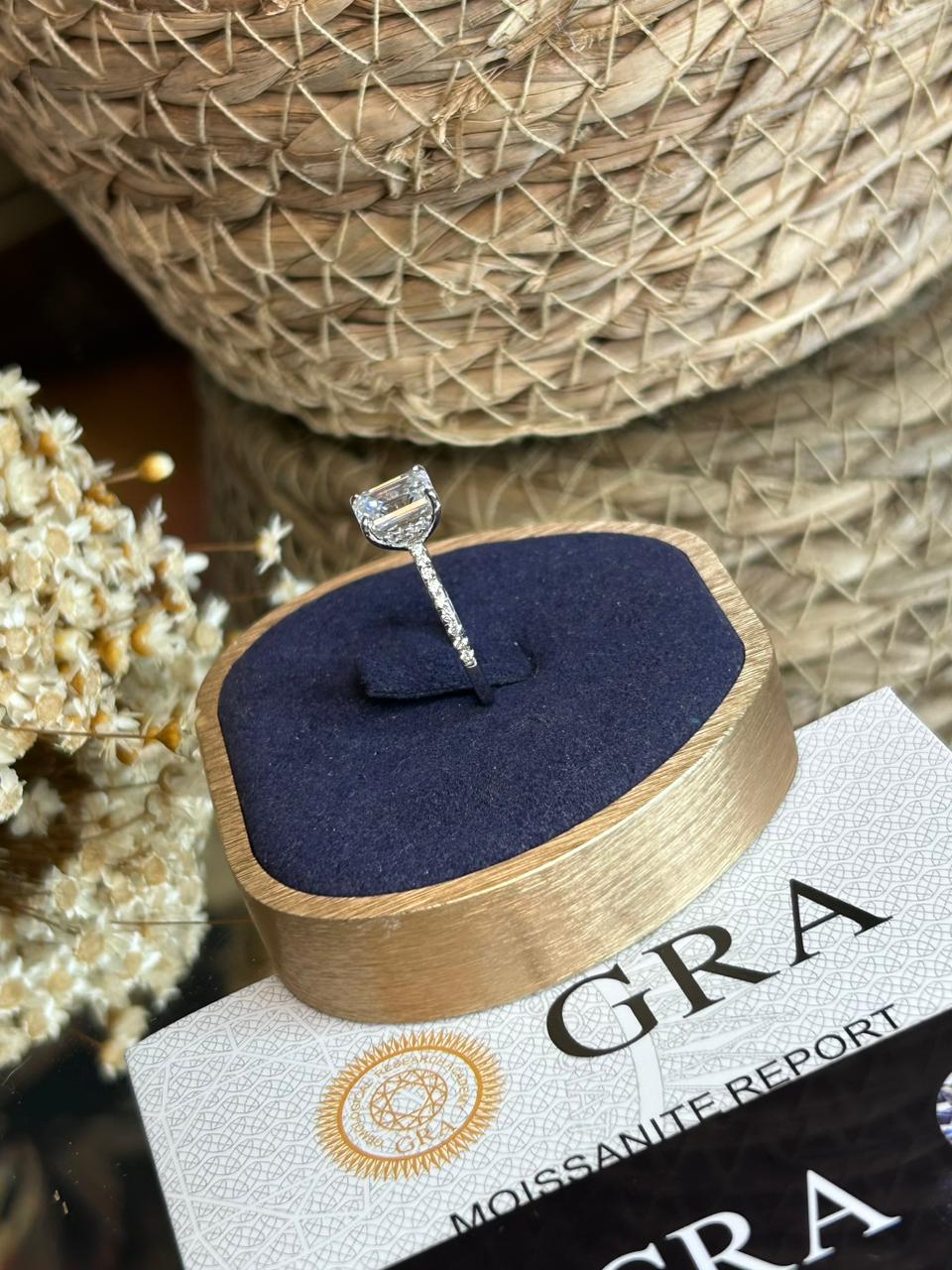 Anel Solitário Emerald Cut 6x8 1.89ct Moissanite