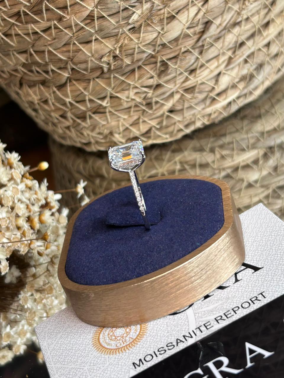 Anel Solitário Emerald Cut 9x11 5,0ct Moissanite