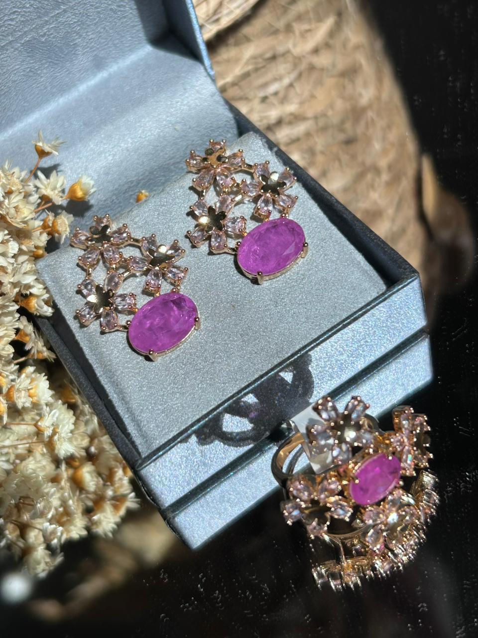 Conjunto Brinco e Anel Flores Fúcsia