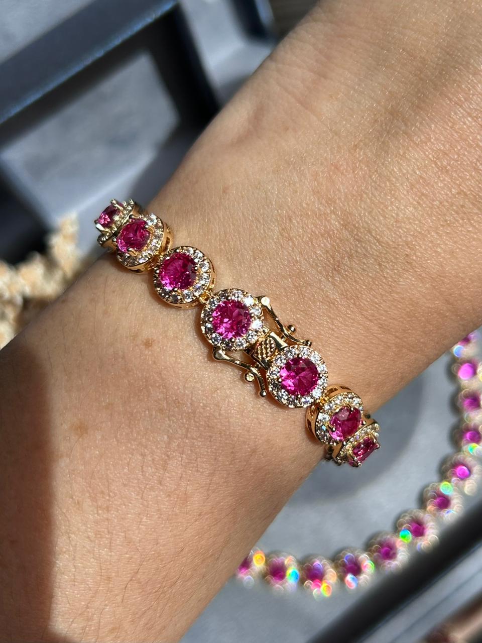 Pulseira Riviera Pedras Redondas Safira Rosa Dourado