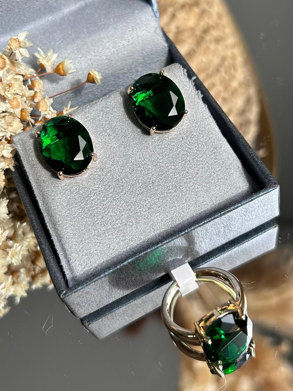 Conjunto Solitário Oval Verde Esmeralda