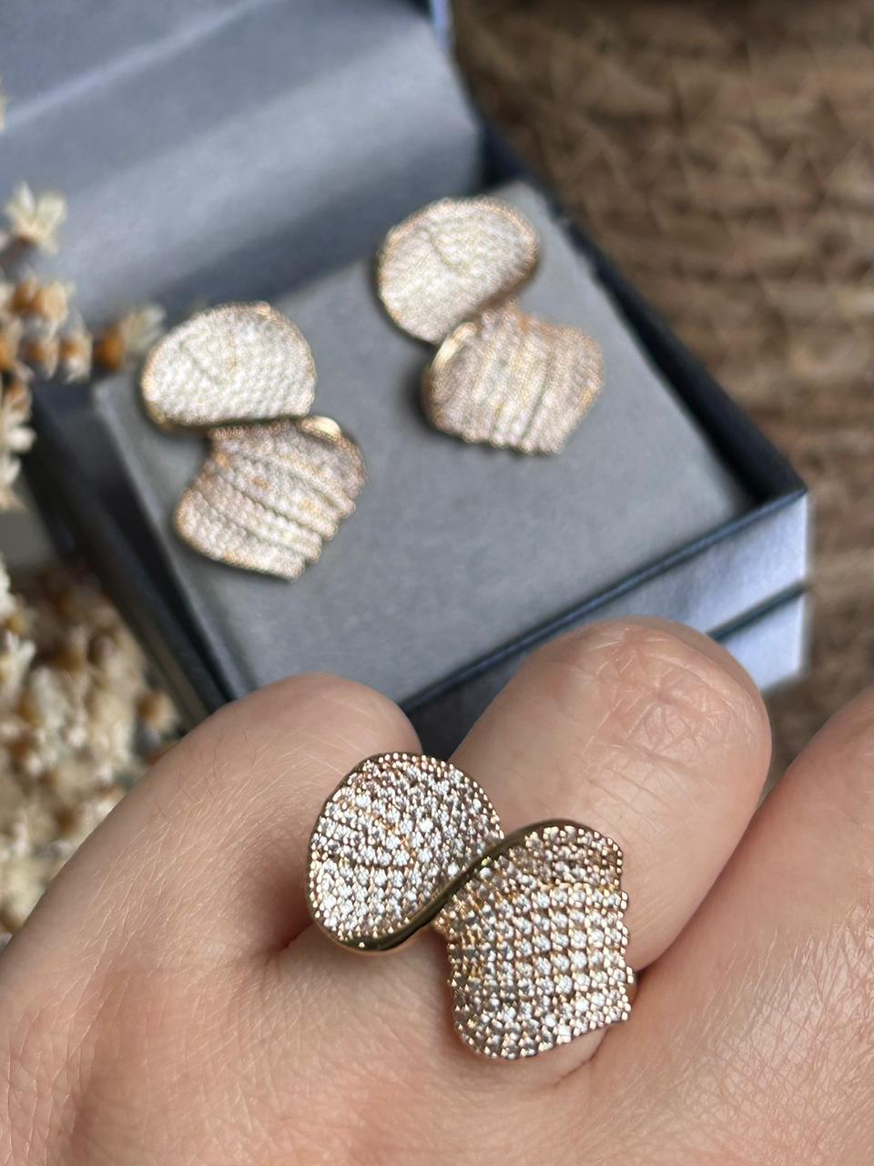 Conjunto Brinco e Anel Torcido