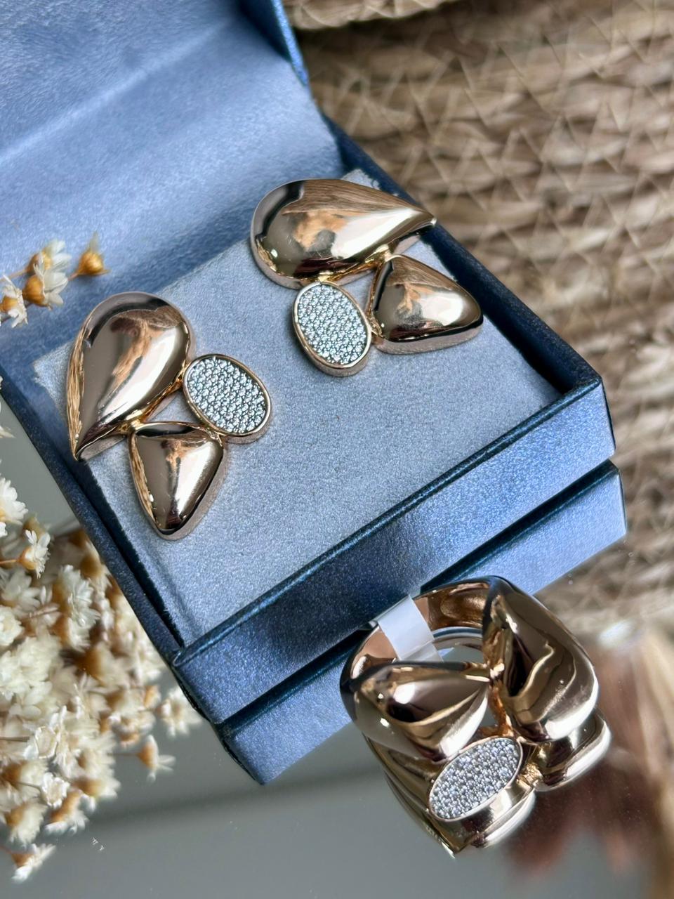 Conjunto Brinco e Anel Gotas Lisas e Cravejadas