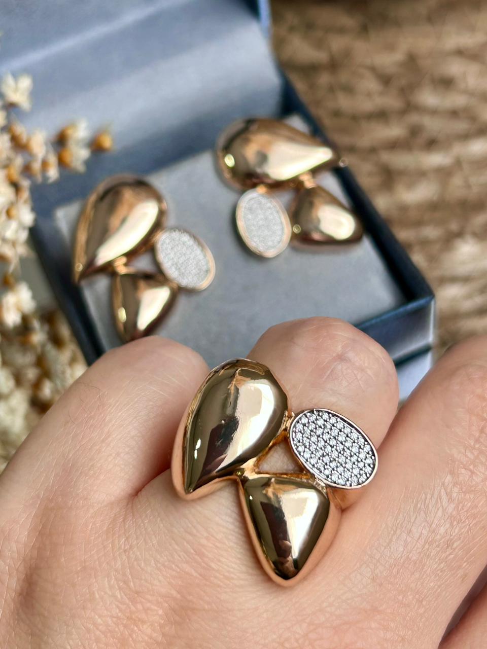 Conjunto Brinco e Anel Gotas Lisas e Cravejadas