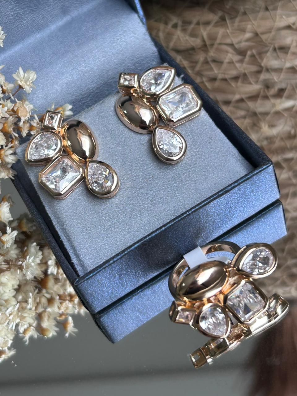 Conjunto Brinco e Anel Shapes Dourado