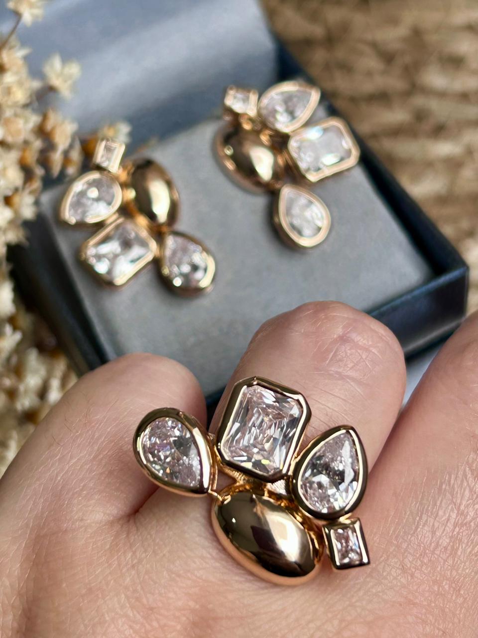 Conjunto Brinco e Anel Shapes Dourado