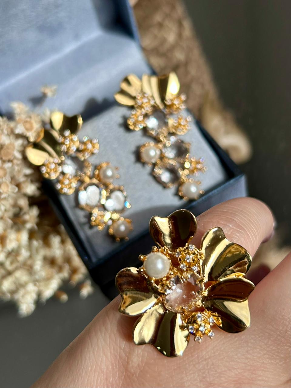 Conjunto Brinco e Anel Flora Pérola