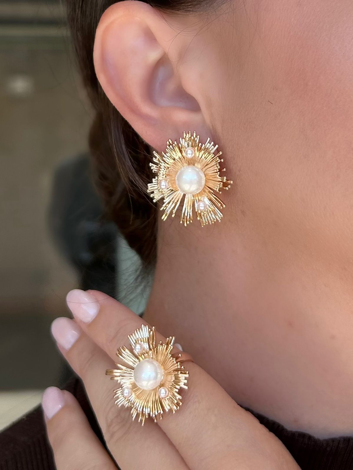 Conjunto Brinco e Anel Flor Miolo Pérola