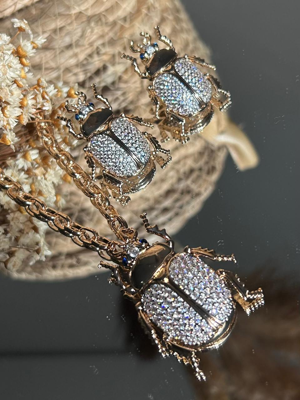 Conjunto Brinco e Colar Bug